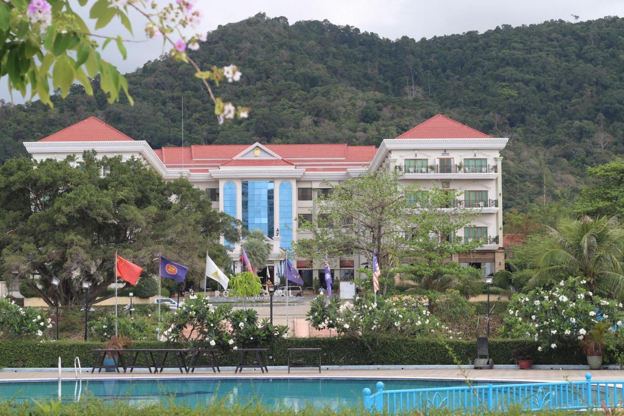 Rock Royal Hotel & Resort Kep Exterior photo